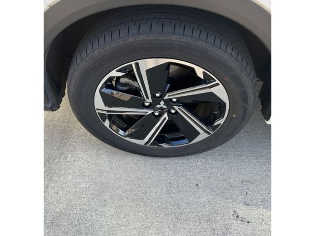 Mitsubishi Eclipse Cross Plus Select Black Hybrid 4WD 2.4 M