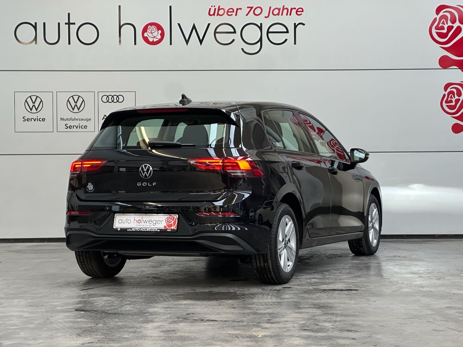 Volkswagen Golf 1.5 TSI Life - Samsaru's Car Outlet