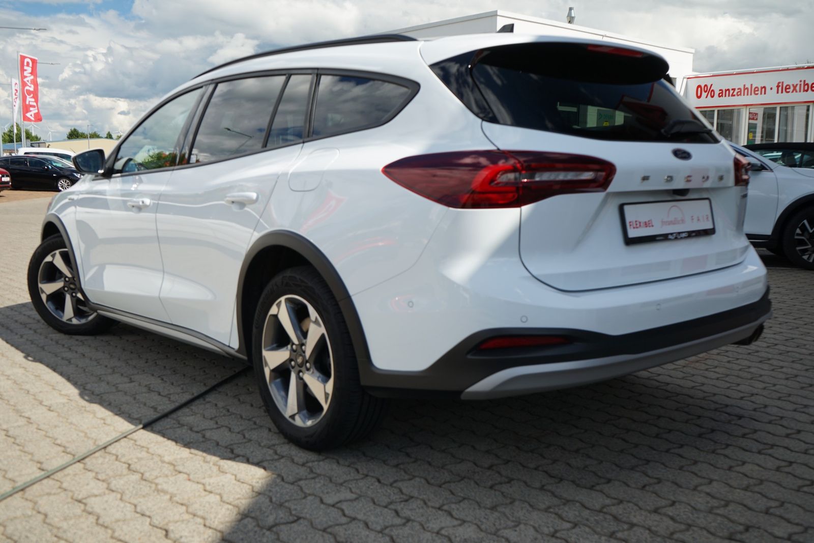 Ford Focus Turnier 1.0 M-Hybrid Active X Aut. LED