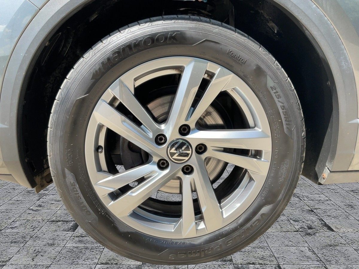Volkswagen T-Roc 1.5 TSI DSG R-LINE - Samsaru's Car Outlet