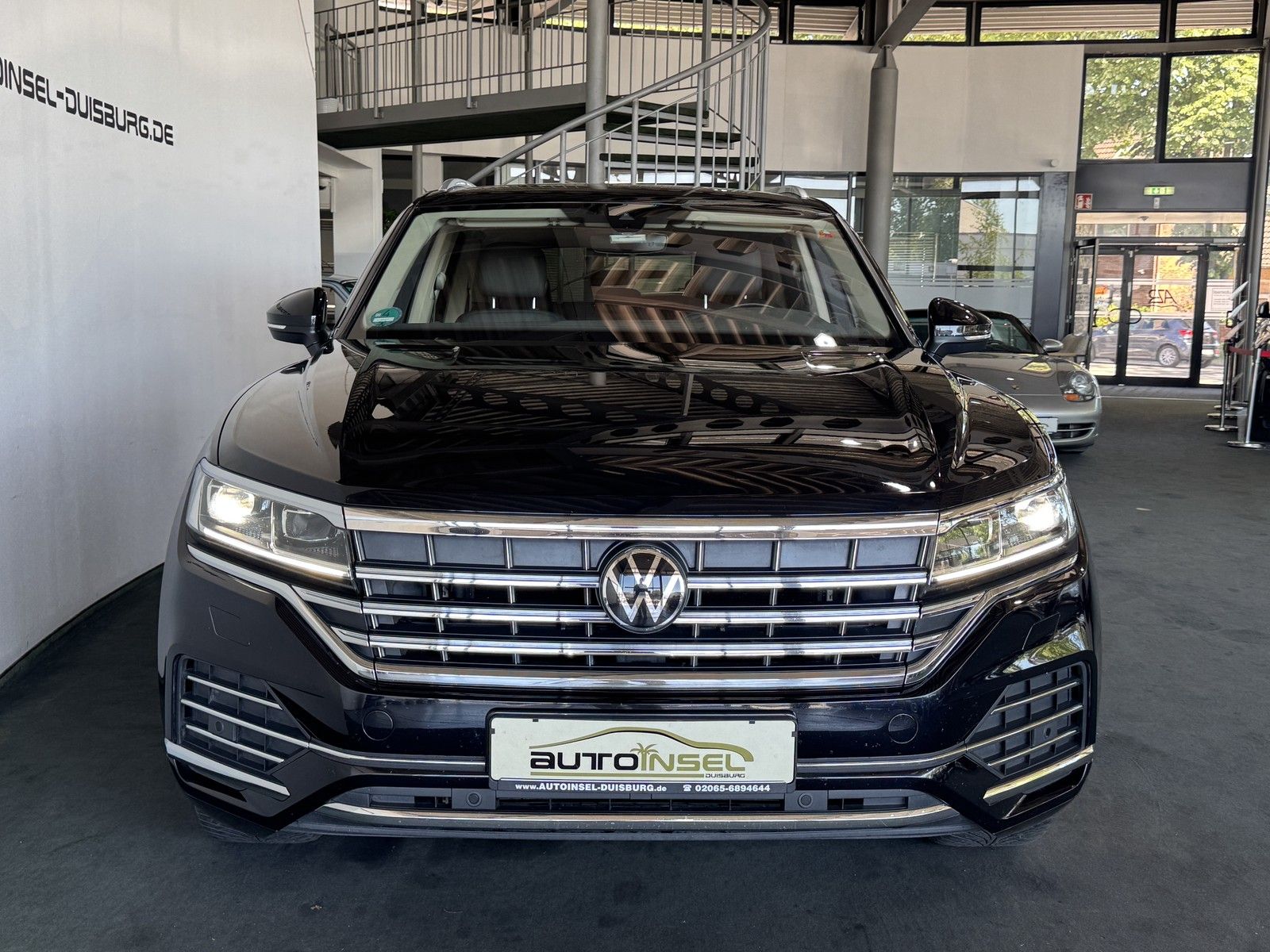 Volkswagen Touareg Atmosphere 4Motion - Samsaru's Car Outlet