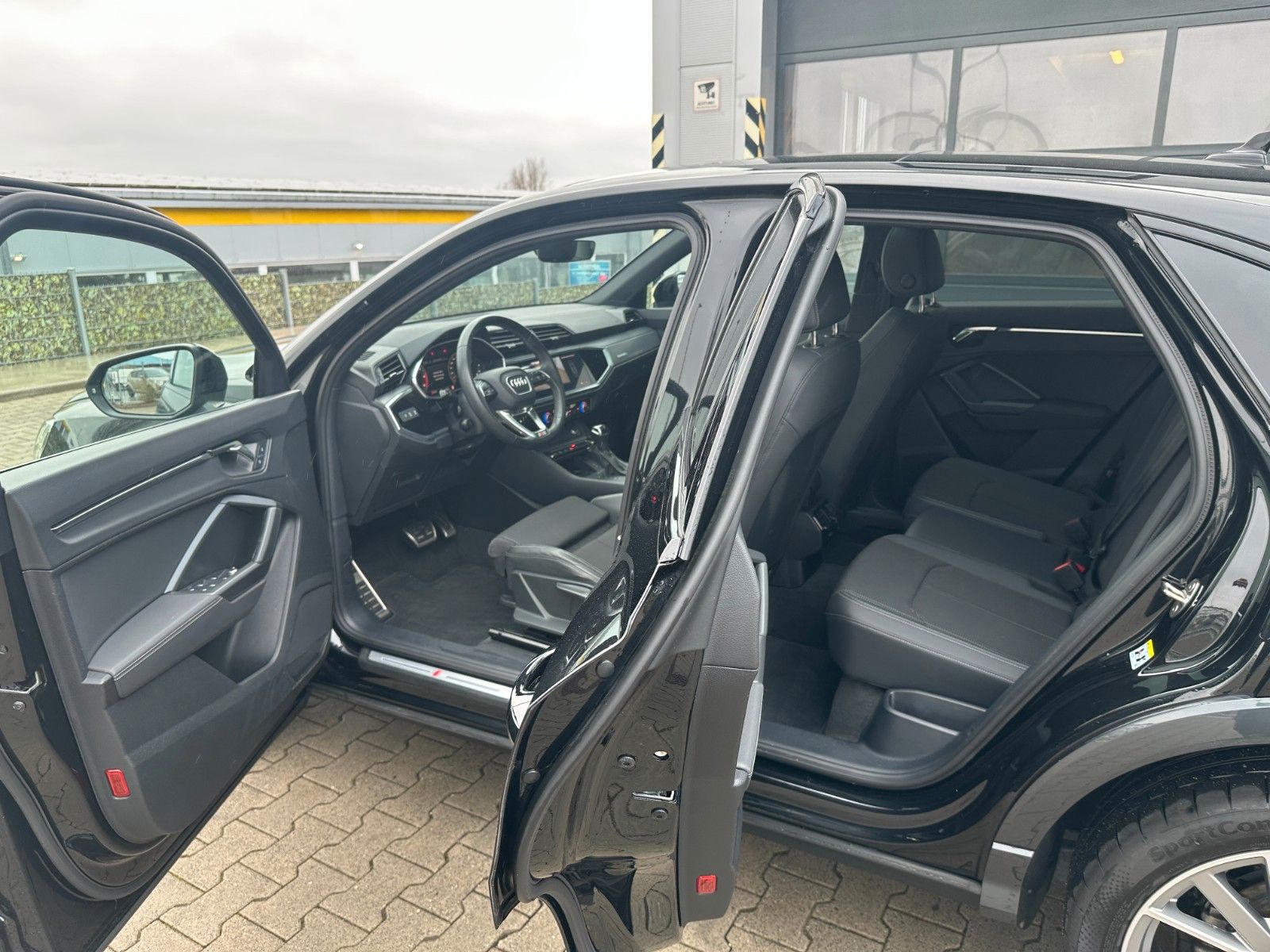 Audi Q3 Sportback 35 TDI quattro S line - Samsaru's Car Outlet