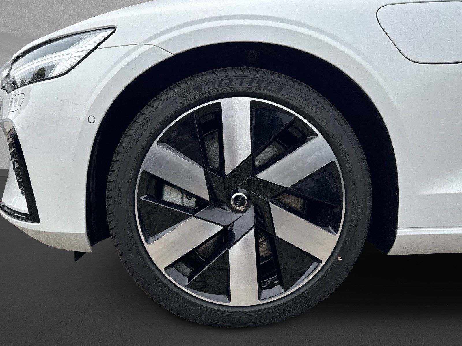 Volvo V60 T6 AWD Ultra Dark Plug-in Hybrid+AHK