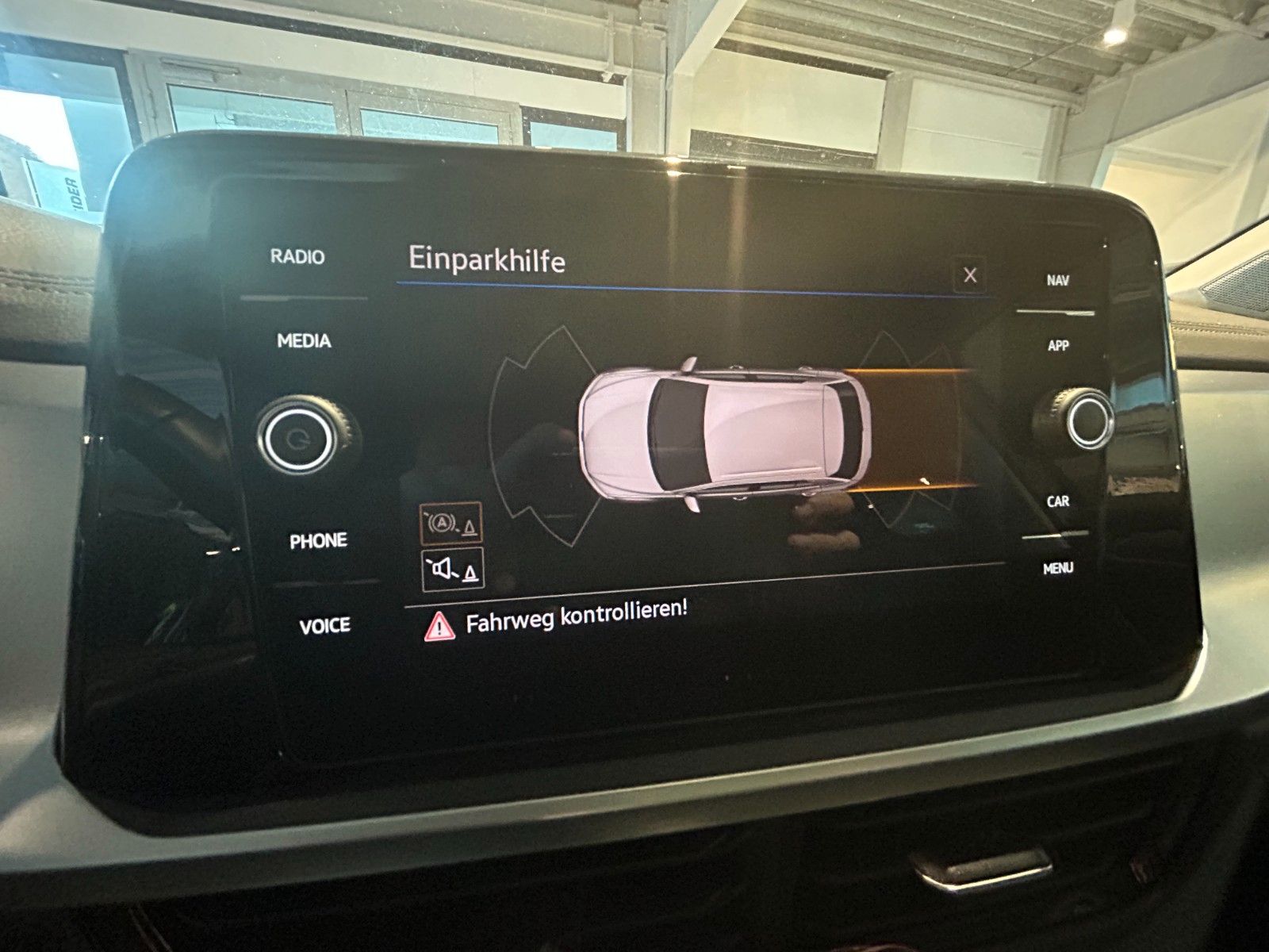 Volkswagen T-ROC Life - Samsaru's Car Outlet