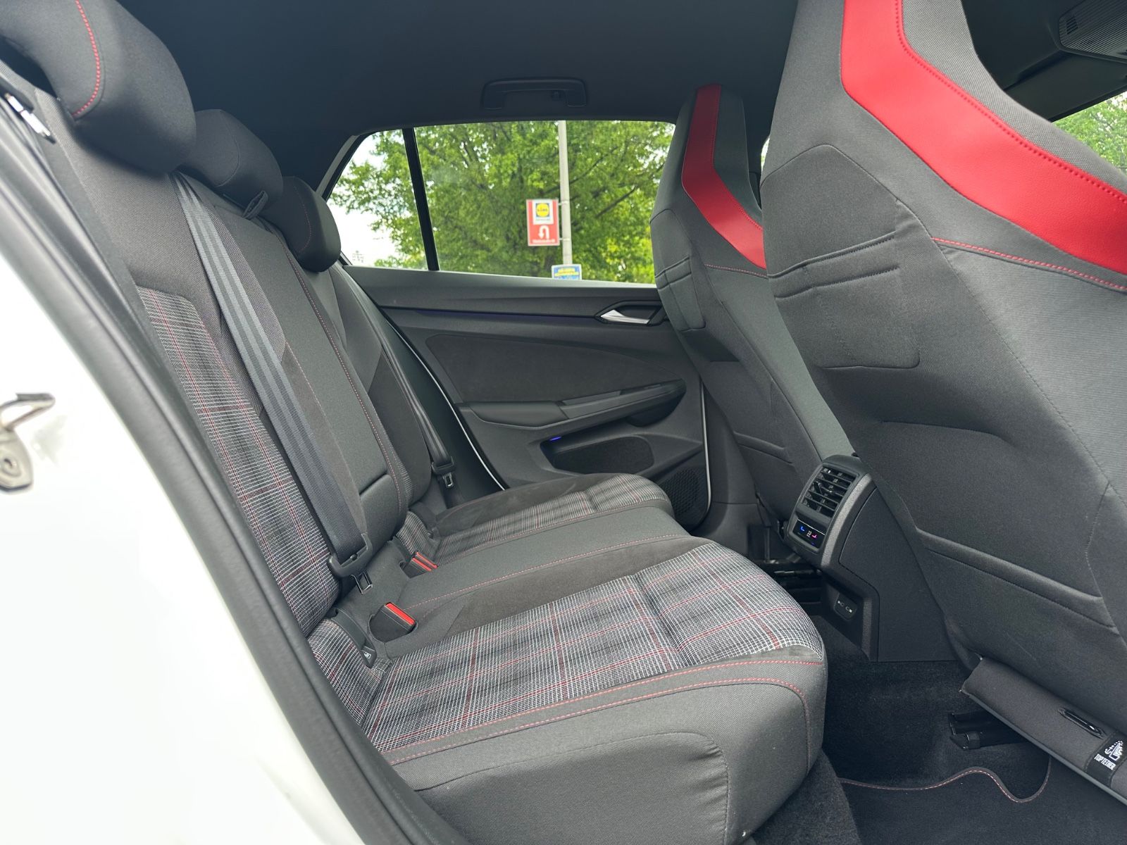 Volkswagen Golf VIII GTI - Samsaru's Car Outlet