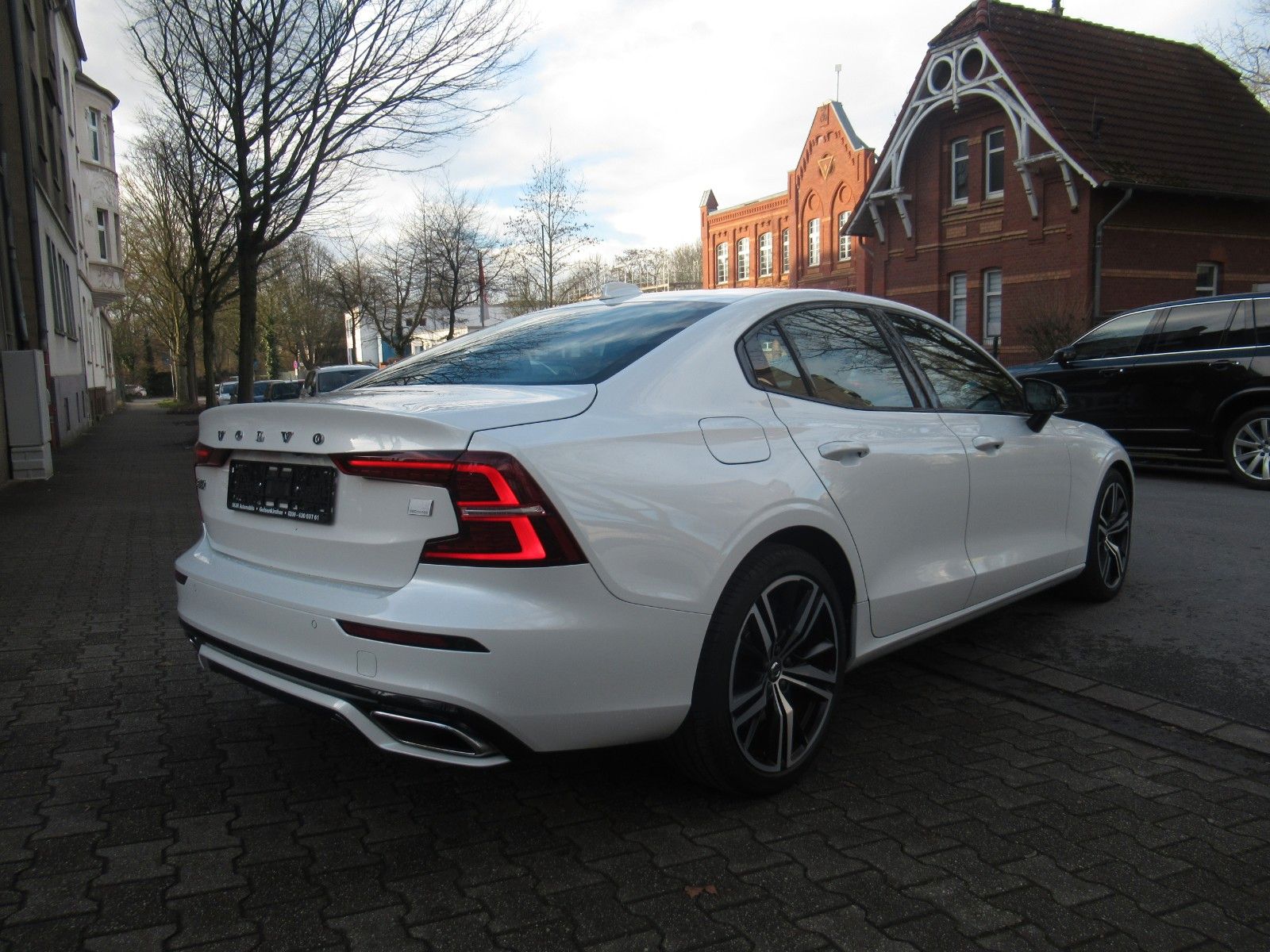 Volvo S60 Lim. R Design Recharge Plug-In Hybrid AWD