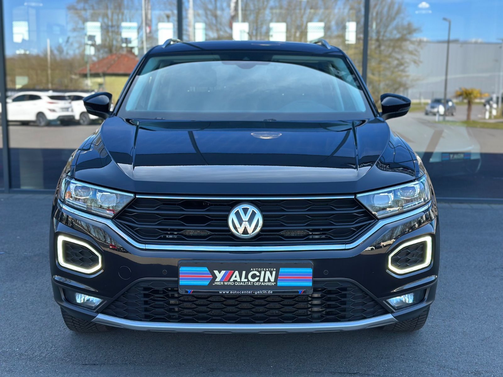Volkswagen T-Roc 2.0 TDI SCR DSG Style - Samsaru's Car Outlet