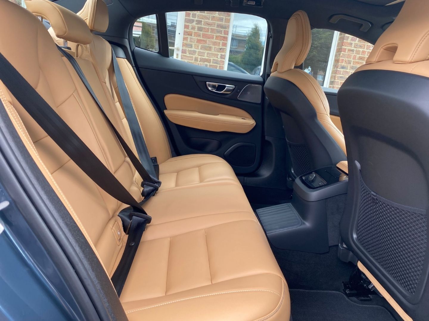 Volvo S60 T8 Ultimate Dark Plug-In Hybrid AWD 360 Bowe