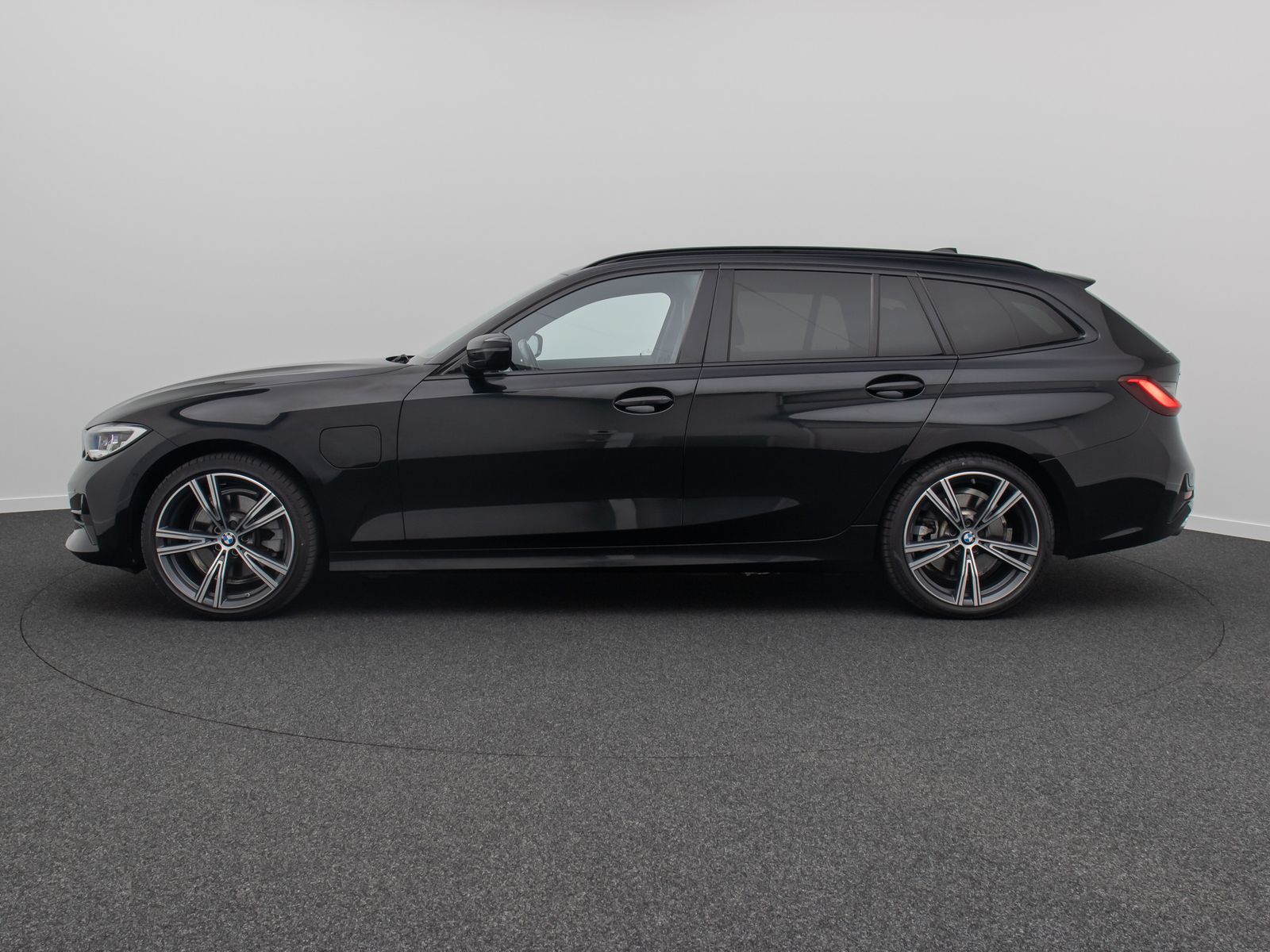 BMW 320e xD Sport Line - Samsaru's Car Outlet