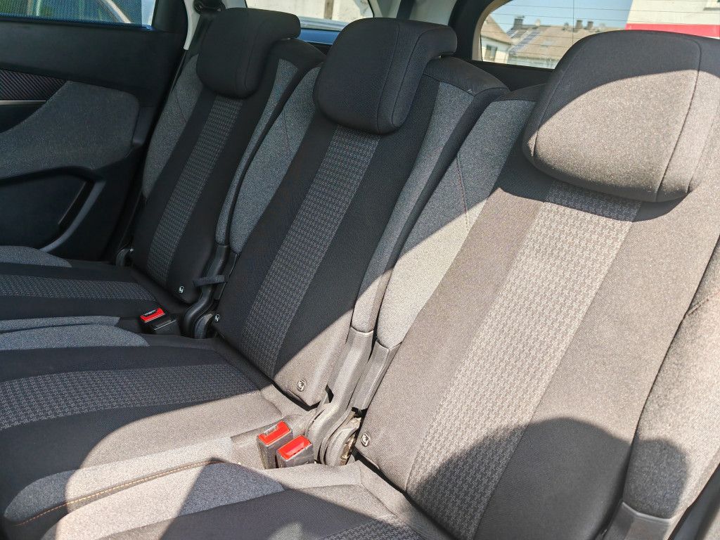 Peugeot 5008 BlueHDI 130 EAT8 KOMFORTSITZ - Samsaru's Car Outlet