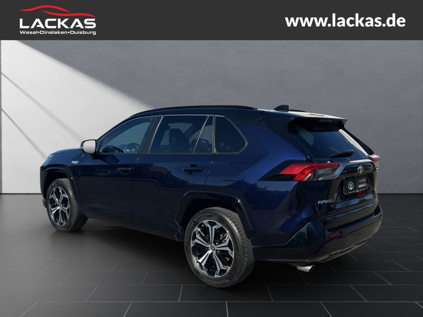 Toyota RAV 4 Plug-in Hybrid 4x4 - Samsaru's Car Outlet