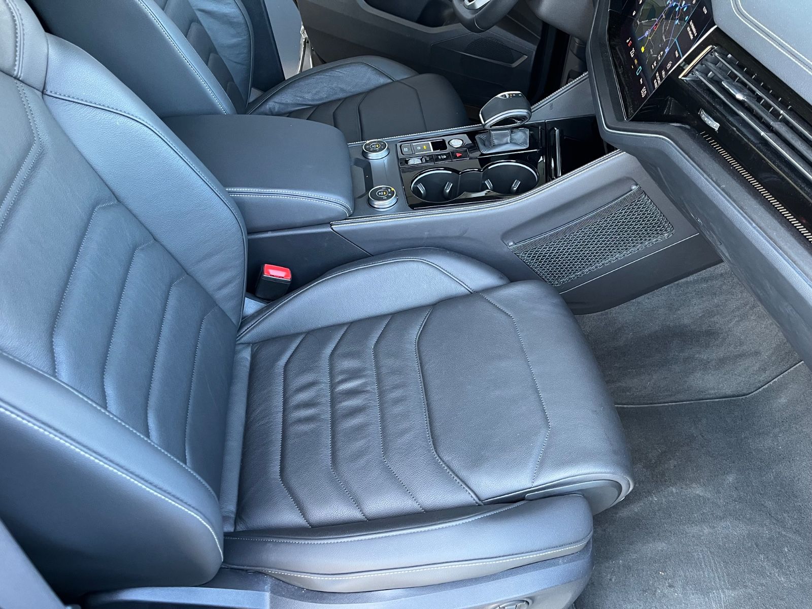Volkswagen Touareg 3.0 TDI  4Motion Luftfahr Leder AHK LED
