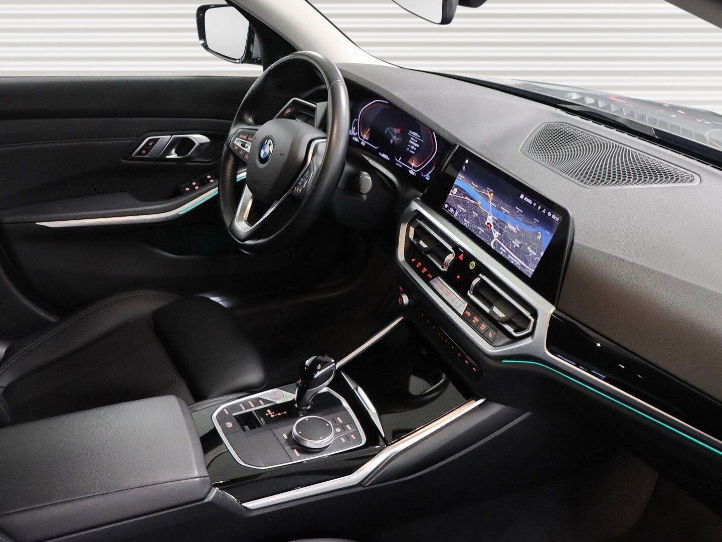 BMW 320d A Sport Line - Samsaru's Car Outlet