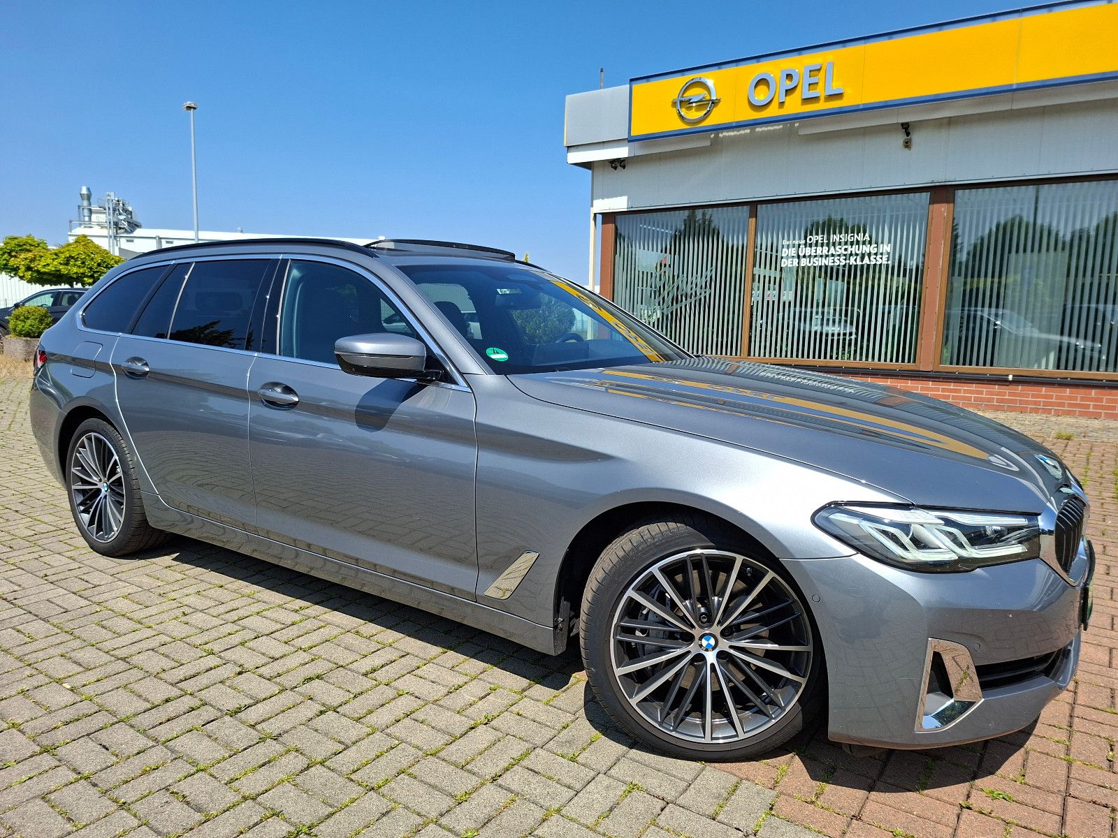 BMW 530d xDrive Touring LuxuryLine+360°CAM+PANO+ACC+