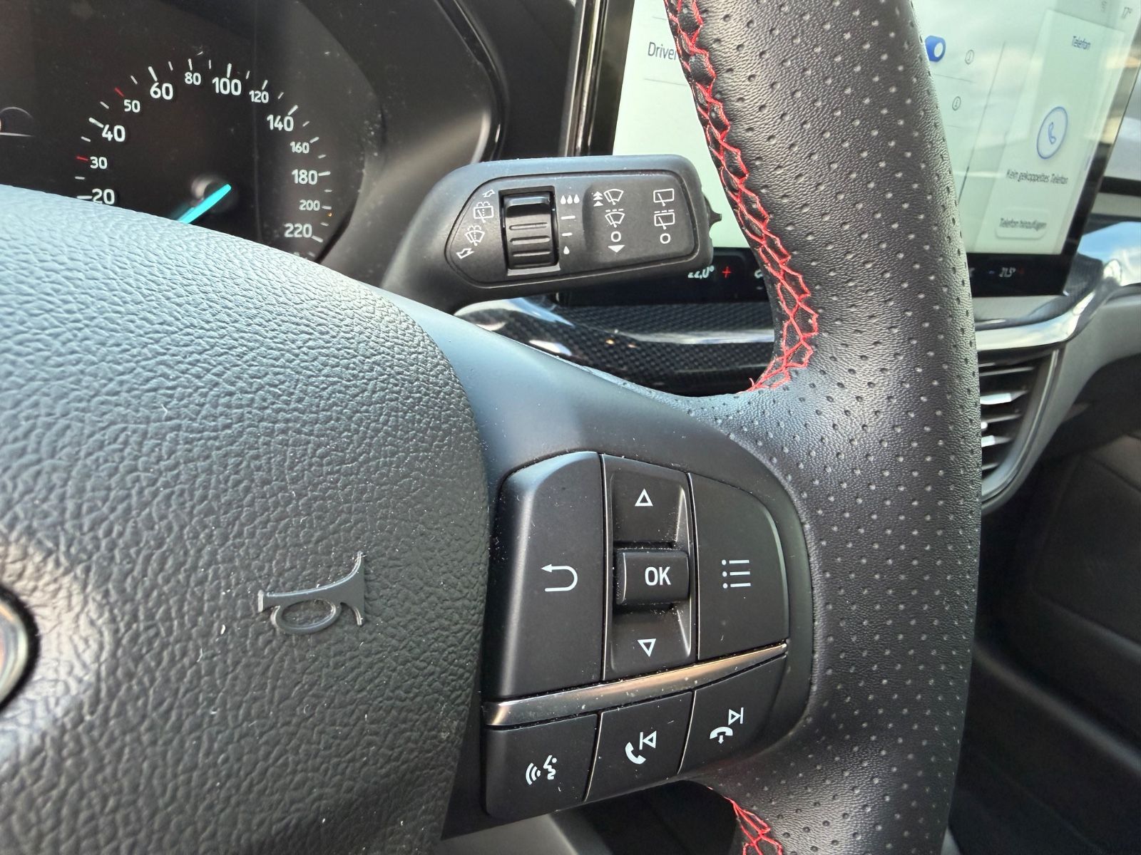 Ford Focus Lim. 1.5TDCI ST-Line*ACC*LED*NAVI*KAMERA