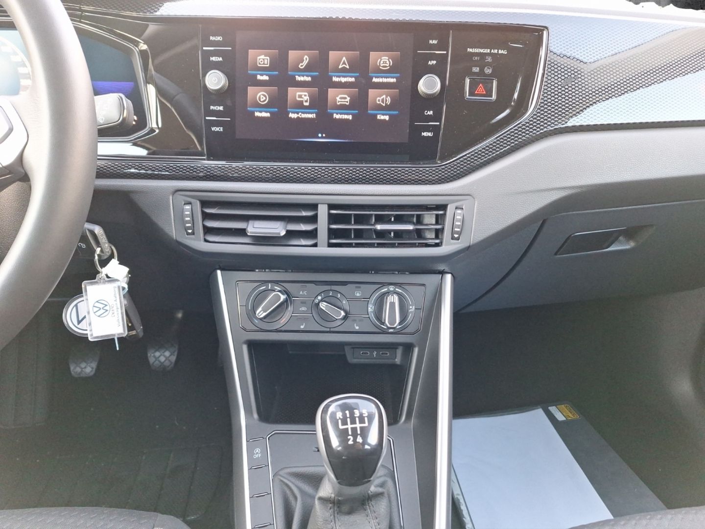 Volkswagen Taigo 1.0 TSI Life - Samsaru's Car Outlet