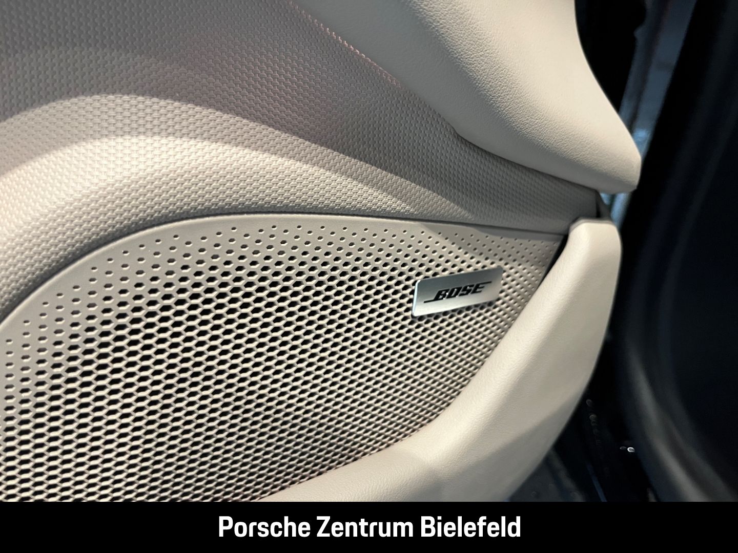Porsche Taycan 4 Cross Turismo BOSE LED-Matrix Panorama
