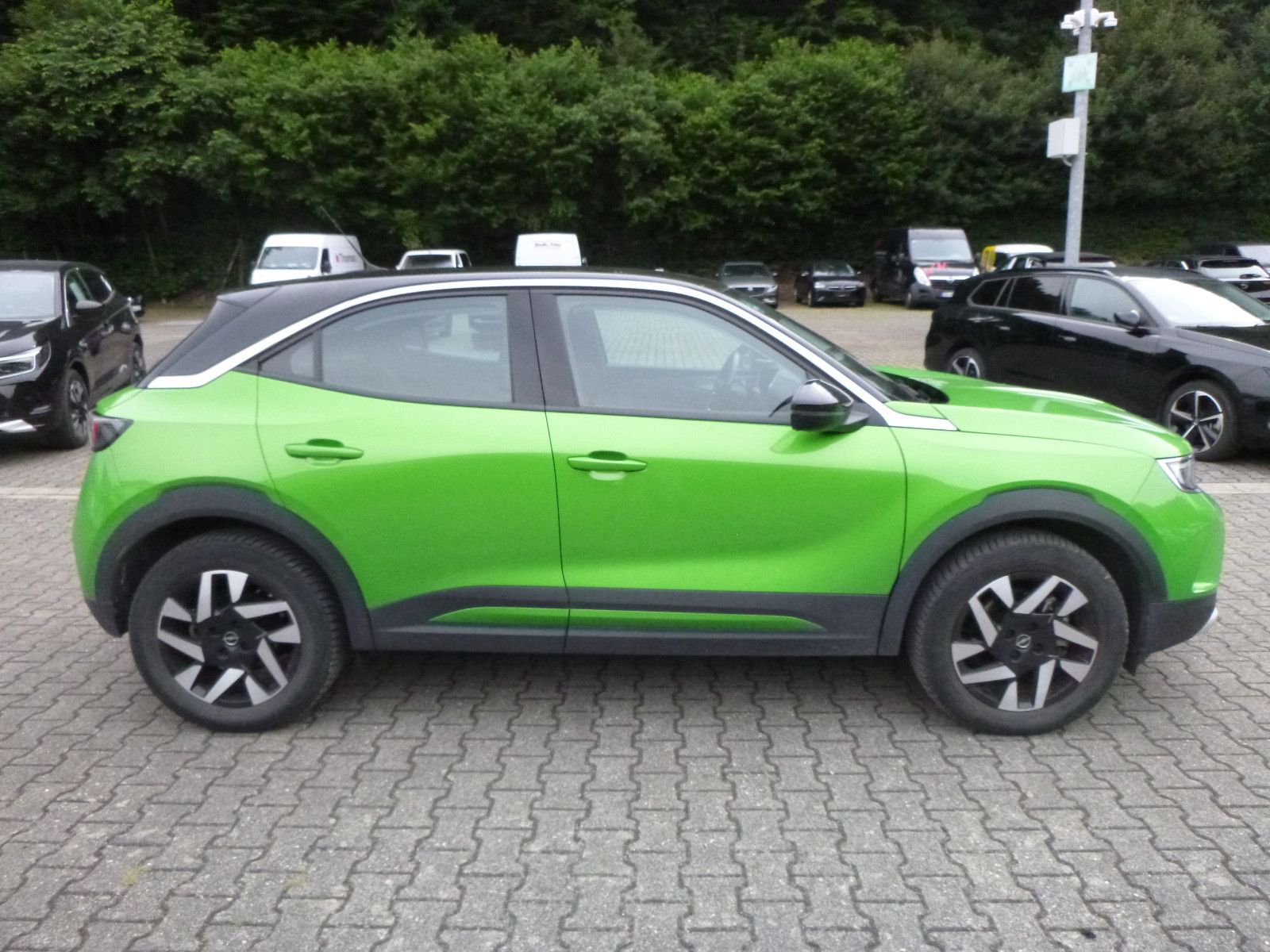 Opel Mokka-e Elegance - Samsaru's Car Outlet