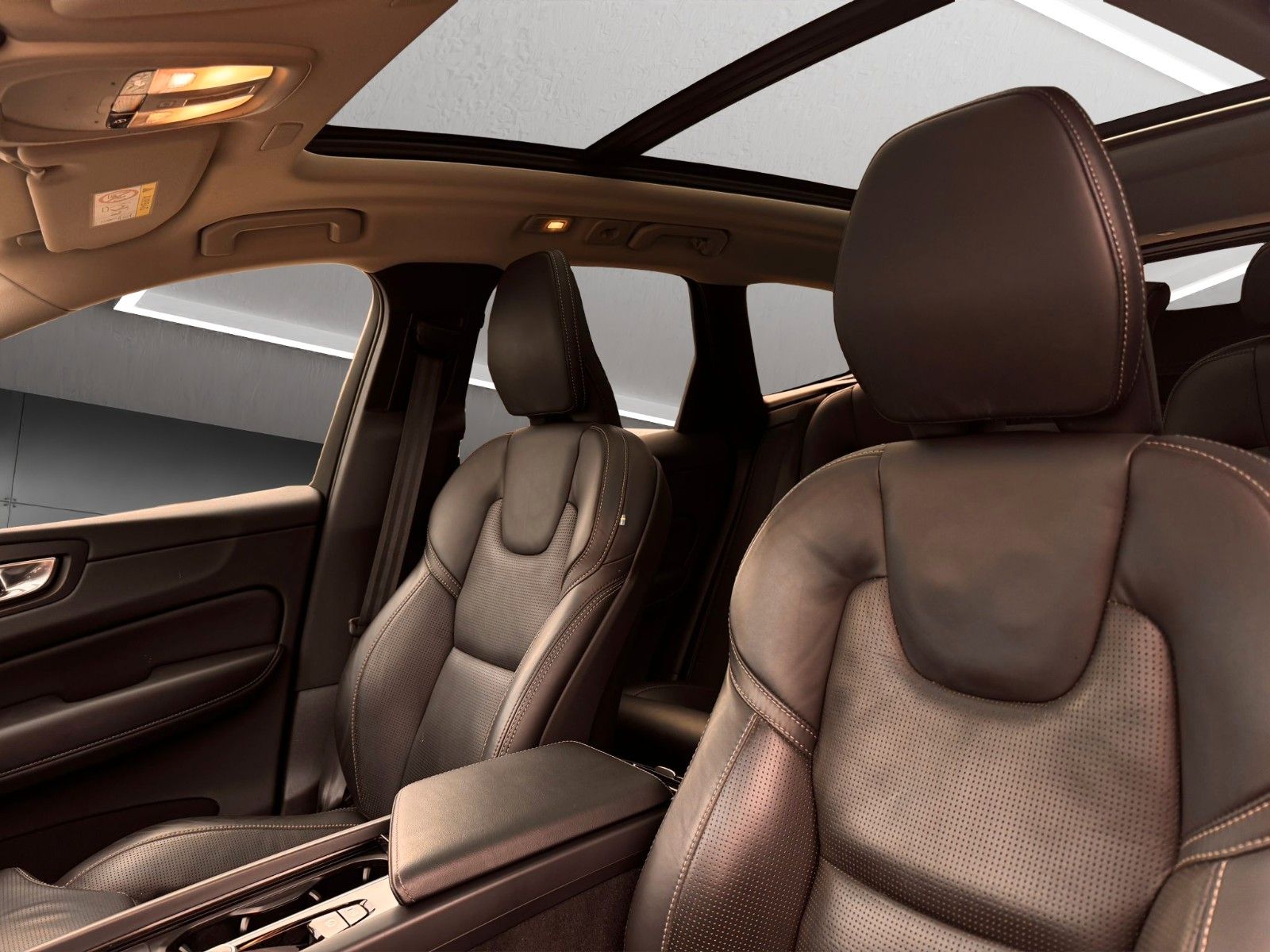 Volvo XC60 Ultimate Dark AWD AHK°PANO°HUD°360°STANDHZG