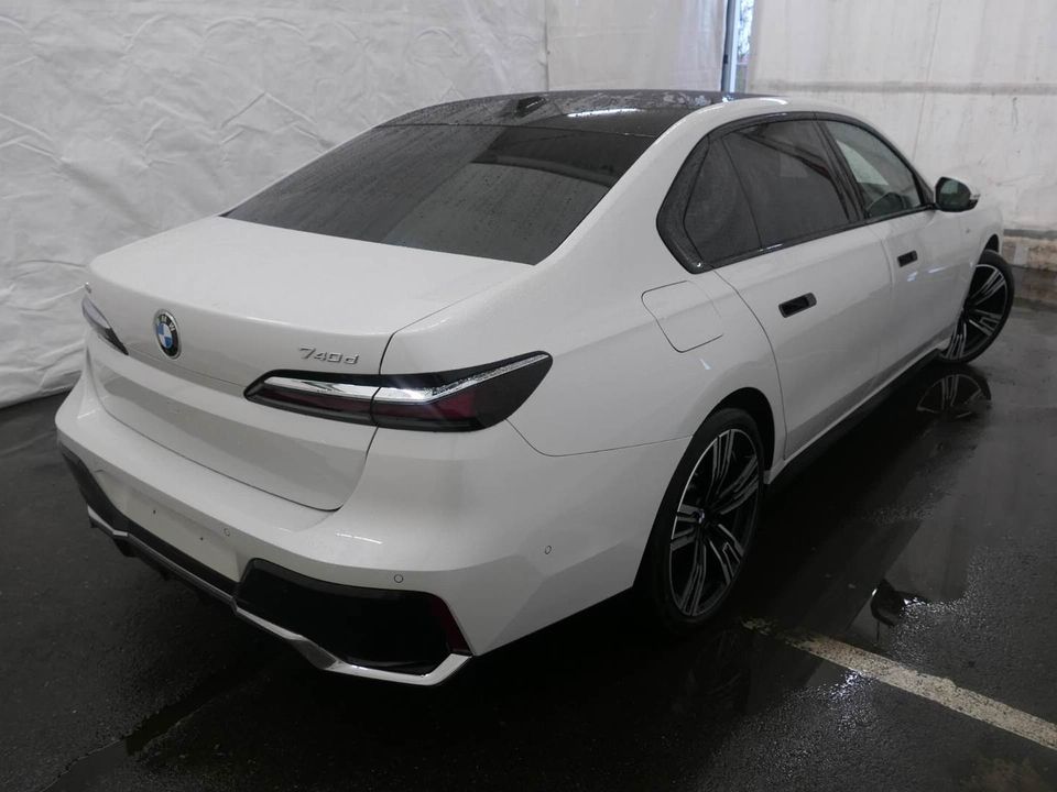 BMW 740d xDrive M Sportpaket Standhzg SkyLounge 21