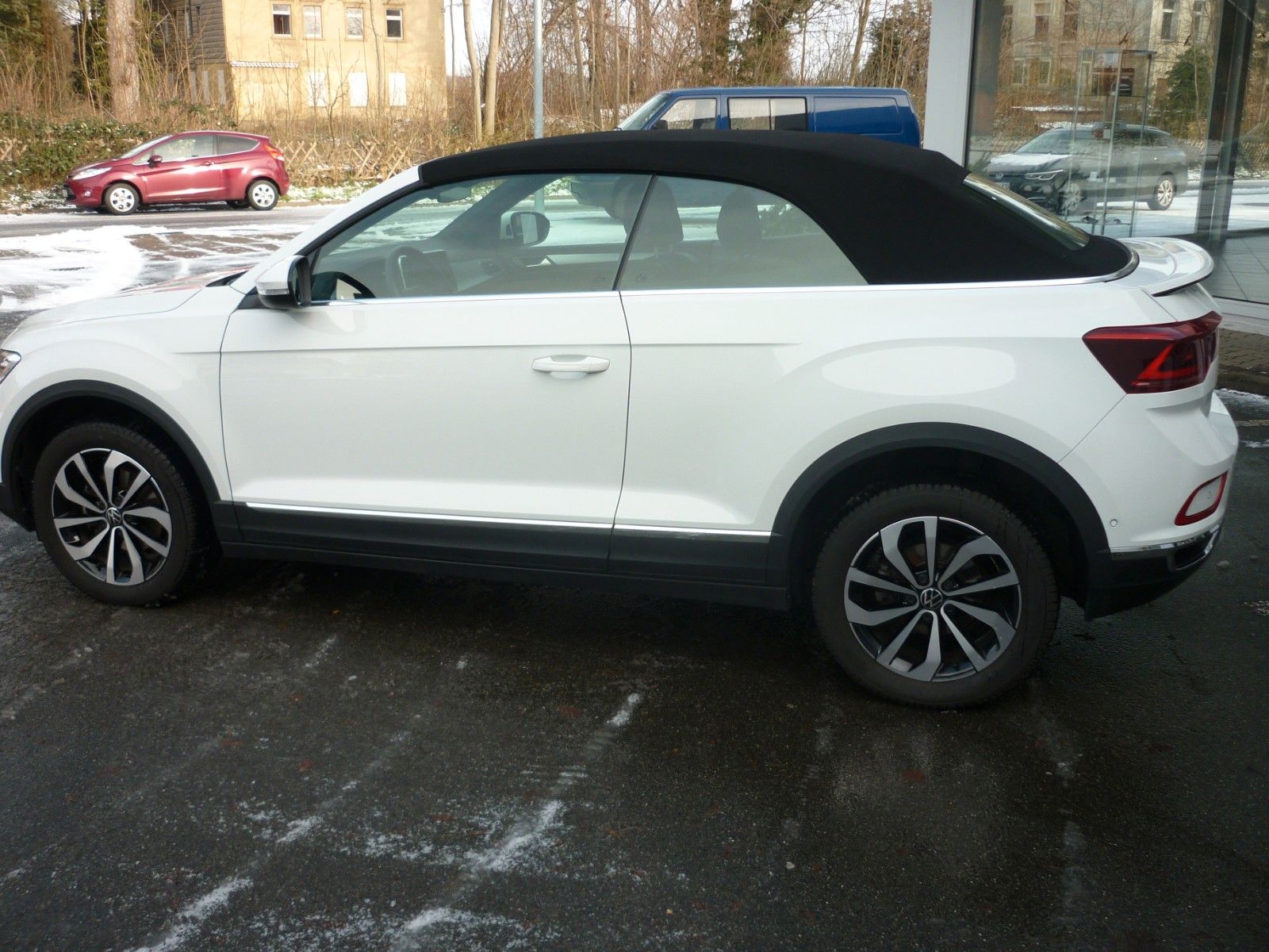 Volkswagen T-Roc Style - Samsaru's Car Outlet