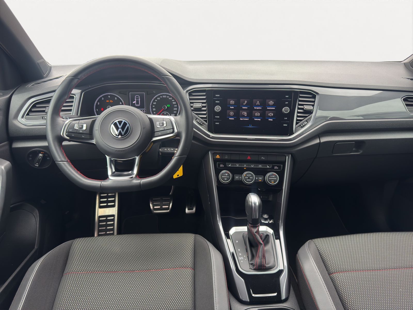 Volkswagen T-Roc 1.5 TSI Sport - Samsaru's Car Outlet