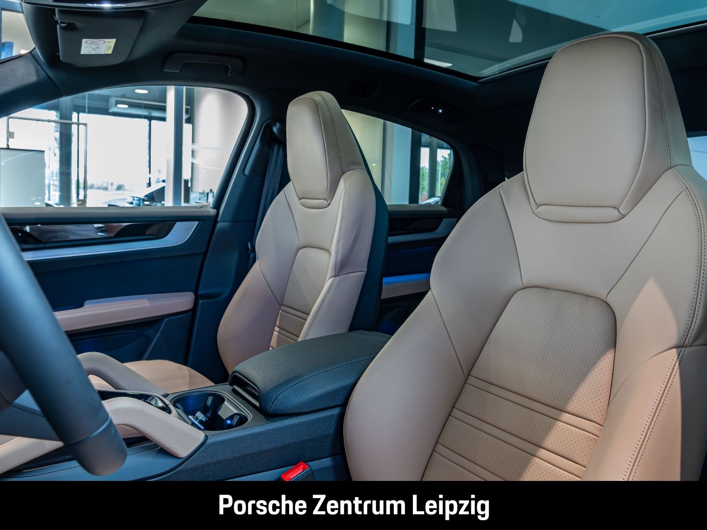 Porsche Cayenne Coupe FnW Racinggrün Luft 22Zoll SportDe