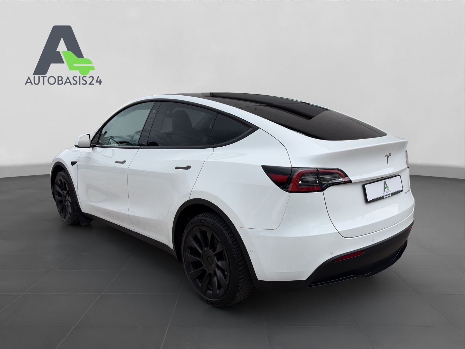 Tesla Model Y Long Range Dual AWD*Allwetter*1.Hand*AHK