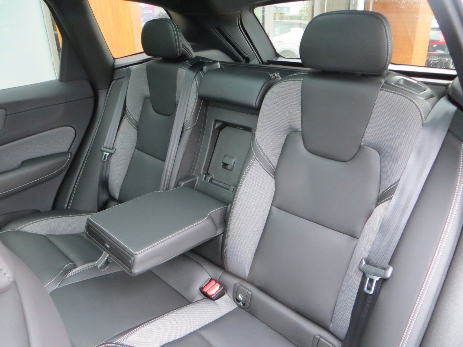 Volvo XC60 T6 PHEV AWD Plus Black Edition 360° KAM AHK