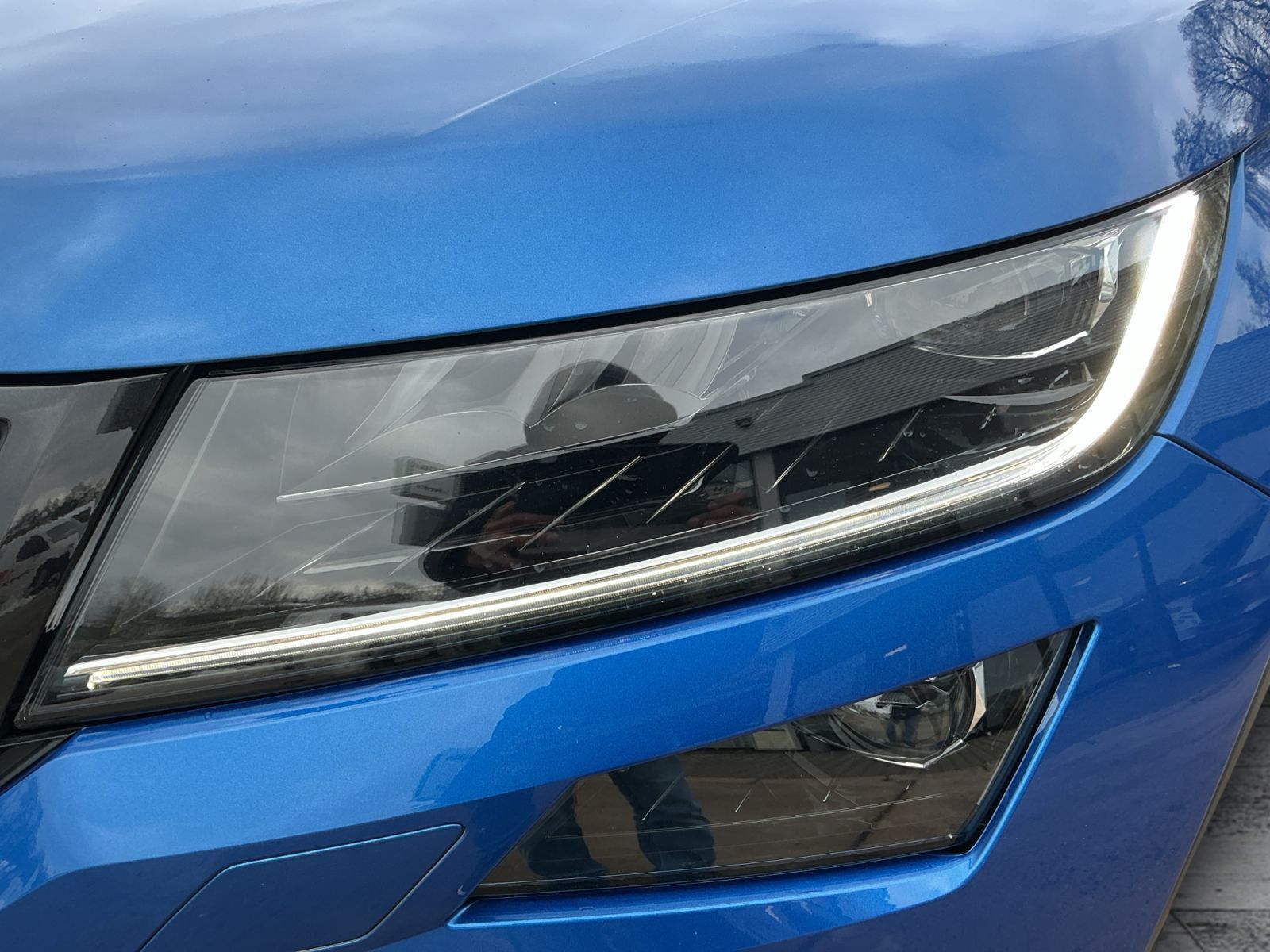 Skoda Kodiaq 2.0 TSI 4x4 DSG SPORTLINE NAVI+AHK+STDHZG
