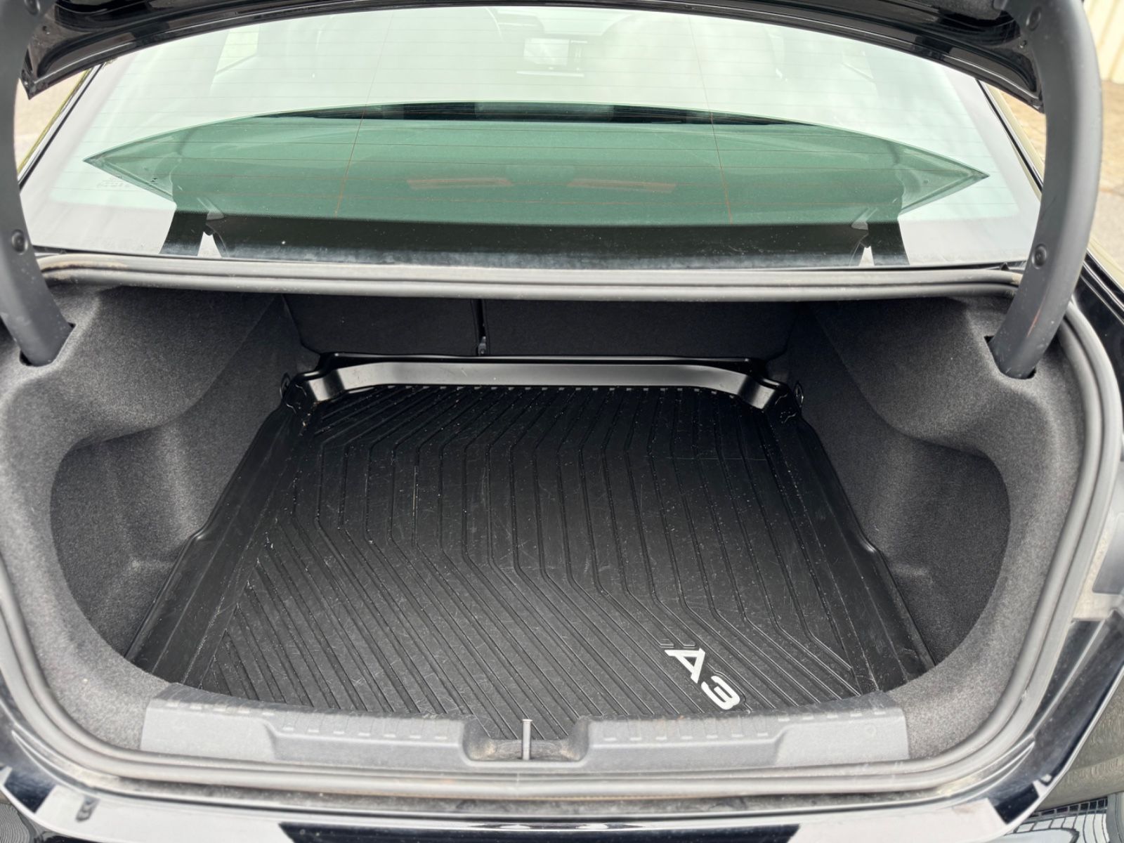 Audi A3 Limousine 35 TFSI advanced - Samsaru's Car Outlet