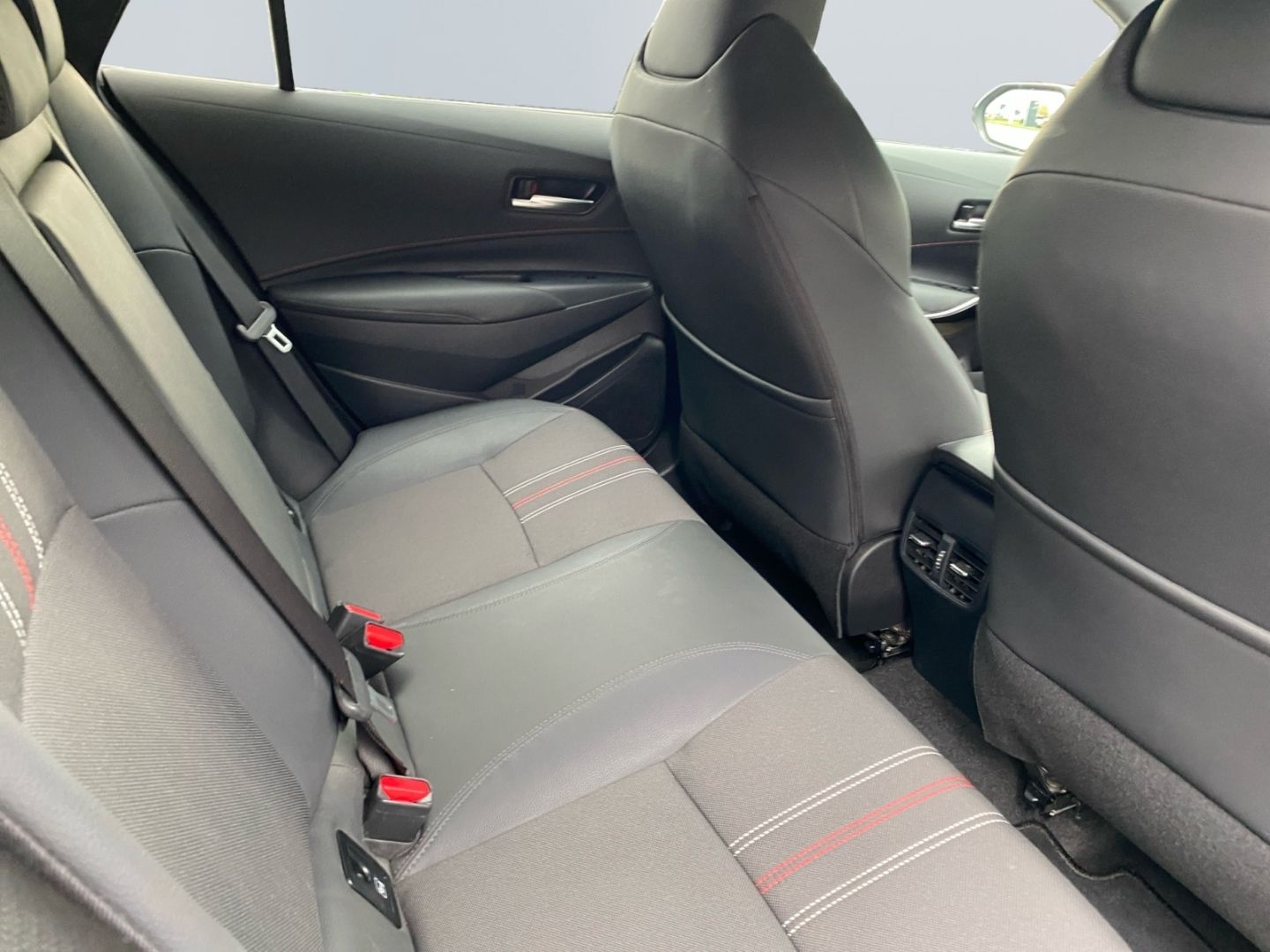 Toyota Corolla 2.0 Hybrid TS GR Sport - Samsaru's Car Outlet