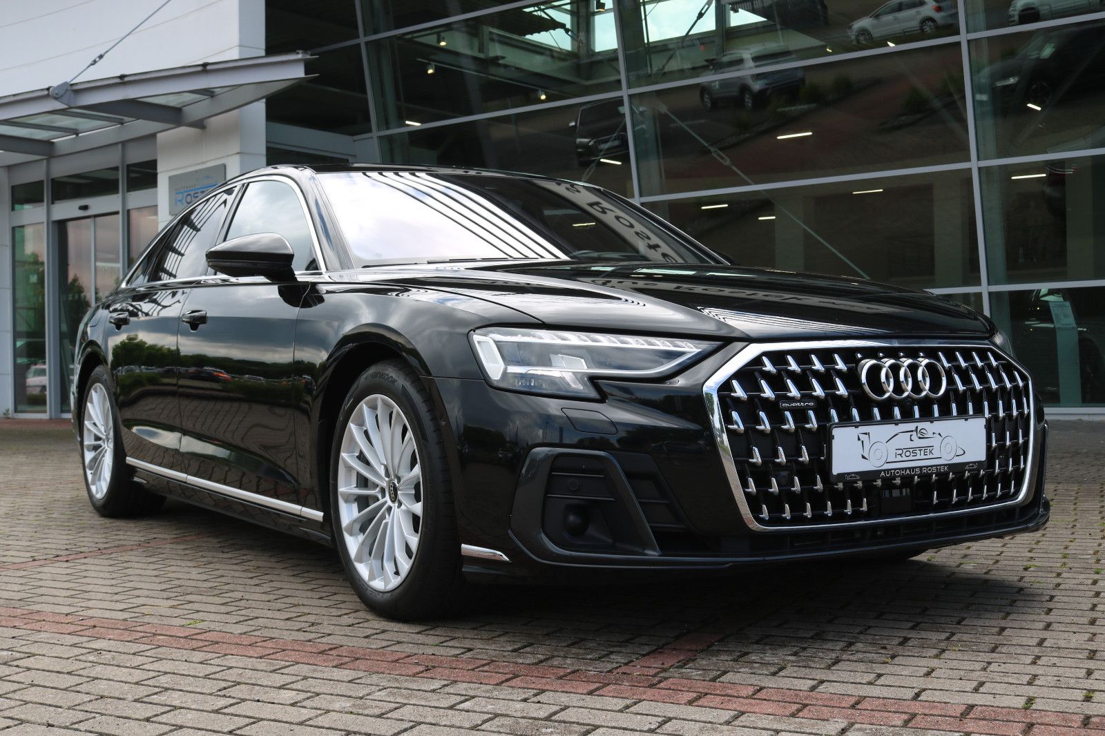 Audi A8 55 TFSI quattro - Samsaru's Car Outlet
