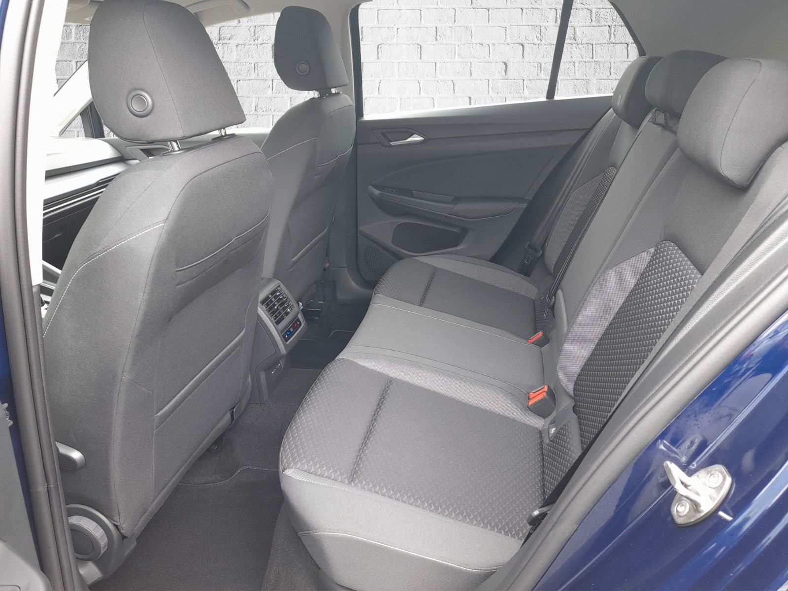 Volkswagen Golf Active 1.0 eTSI DSG - Samsaru's Car Outlet