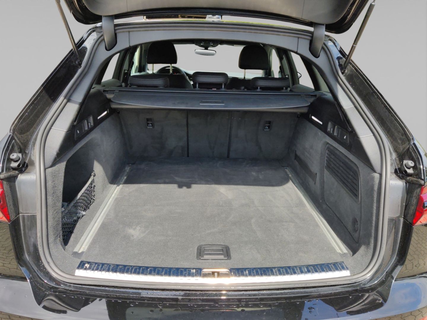 Audi A6 Avant 40 TDI S line - Samsaru's Car Outlet