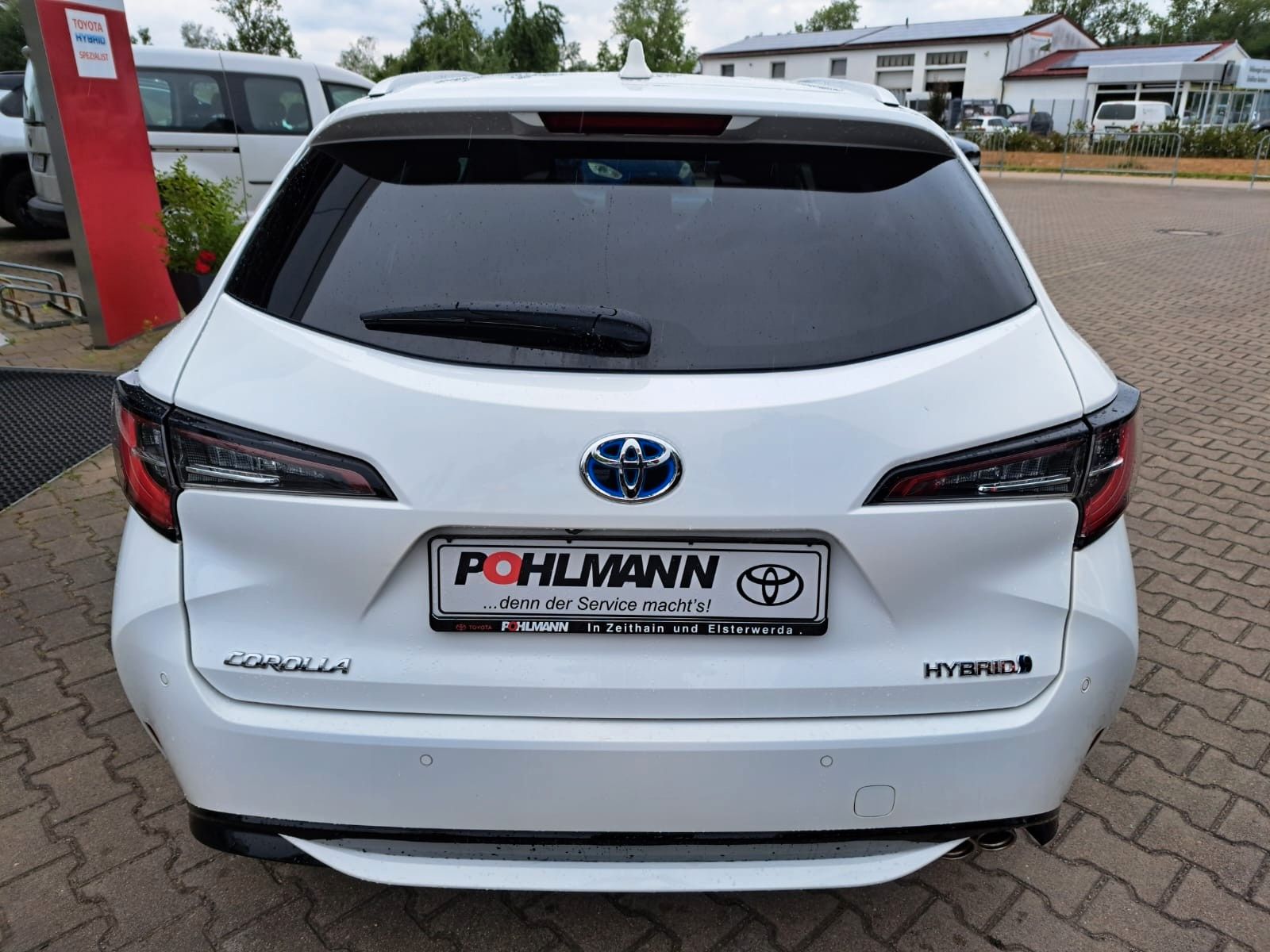 Toyota Corolla Touring Sports Hybrid Lounge - Samsaru's Car Outlet