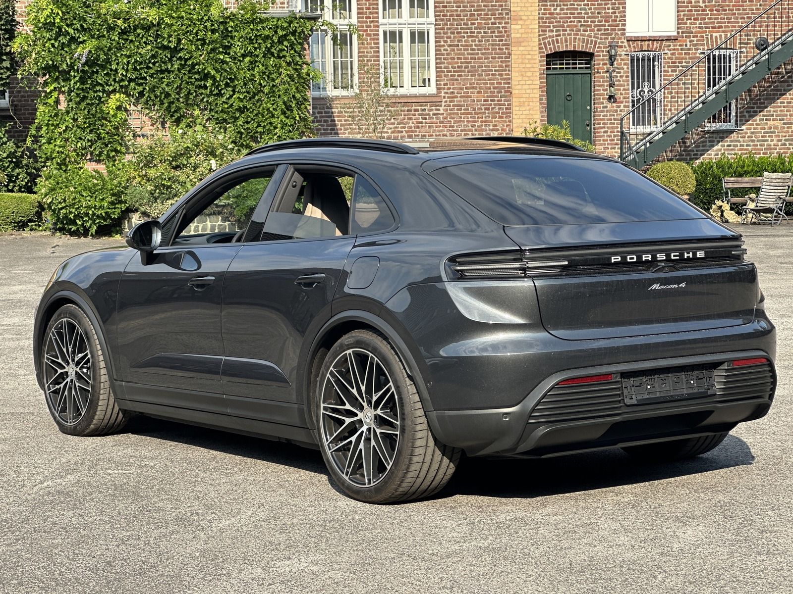 Porsche Macan 4 INNODRIVE - Samsaru's Car Outlet