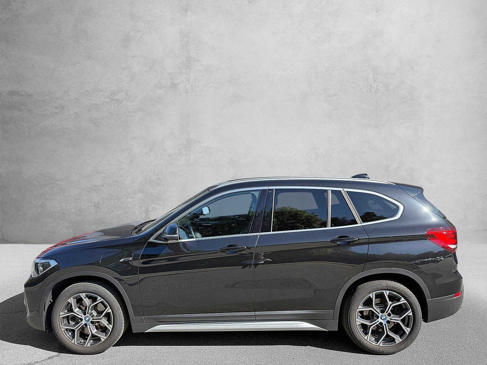 BMW X1 xDrive25e - Samsaru's Car Outlet