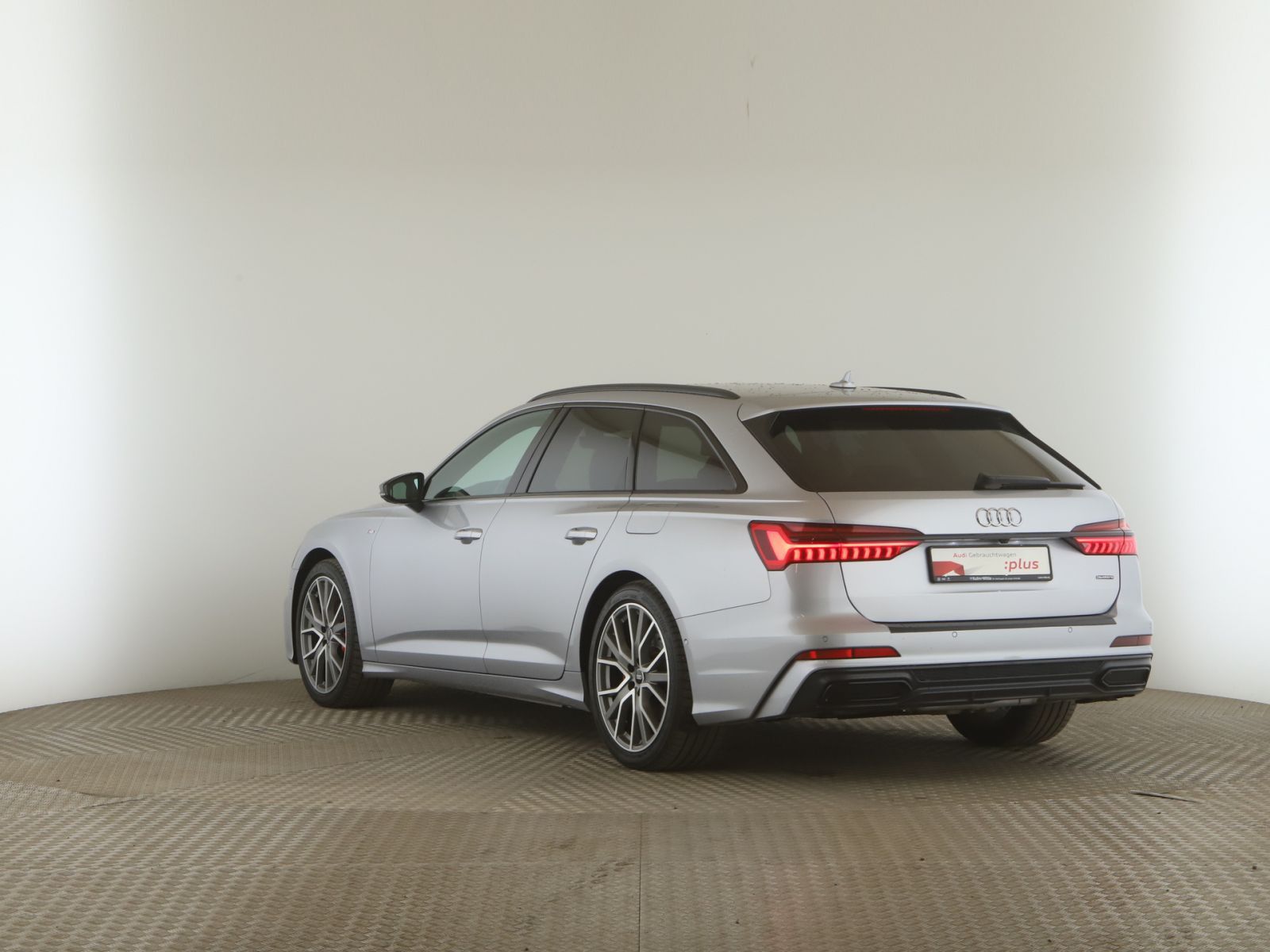 Audi A6 Avant 55 TFSIe quattro Sport - Samsaru's Car Outlet