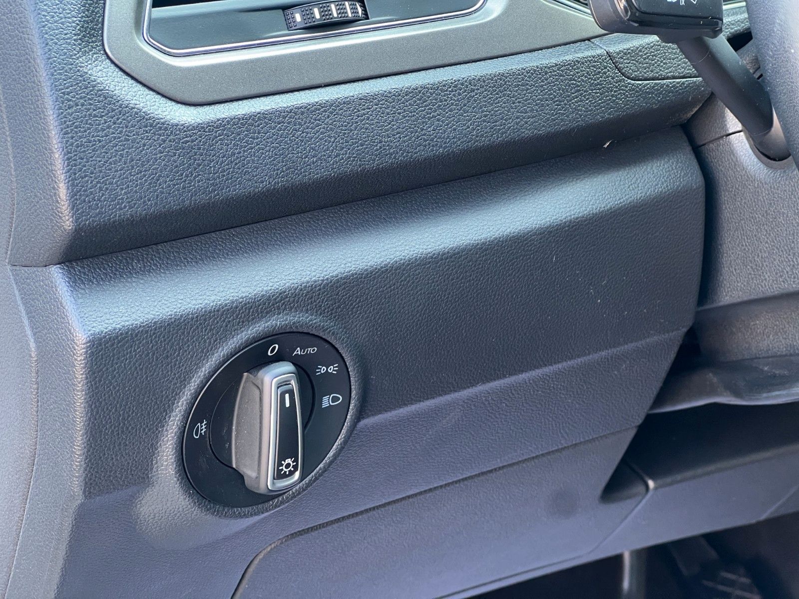 Volkswagen T-Roc Style - Samsaru's Car Outlet