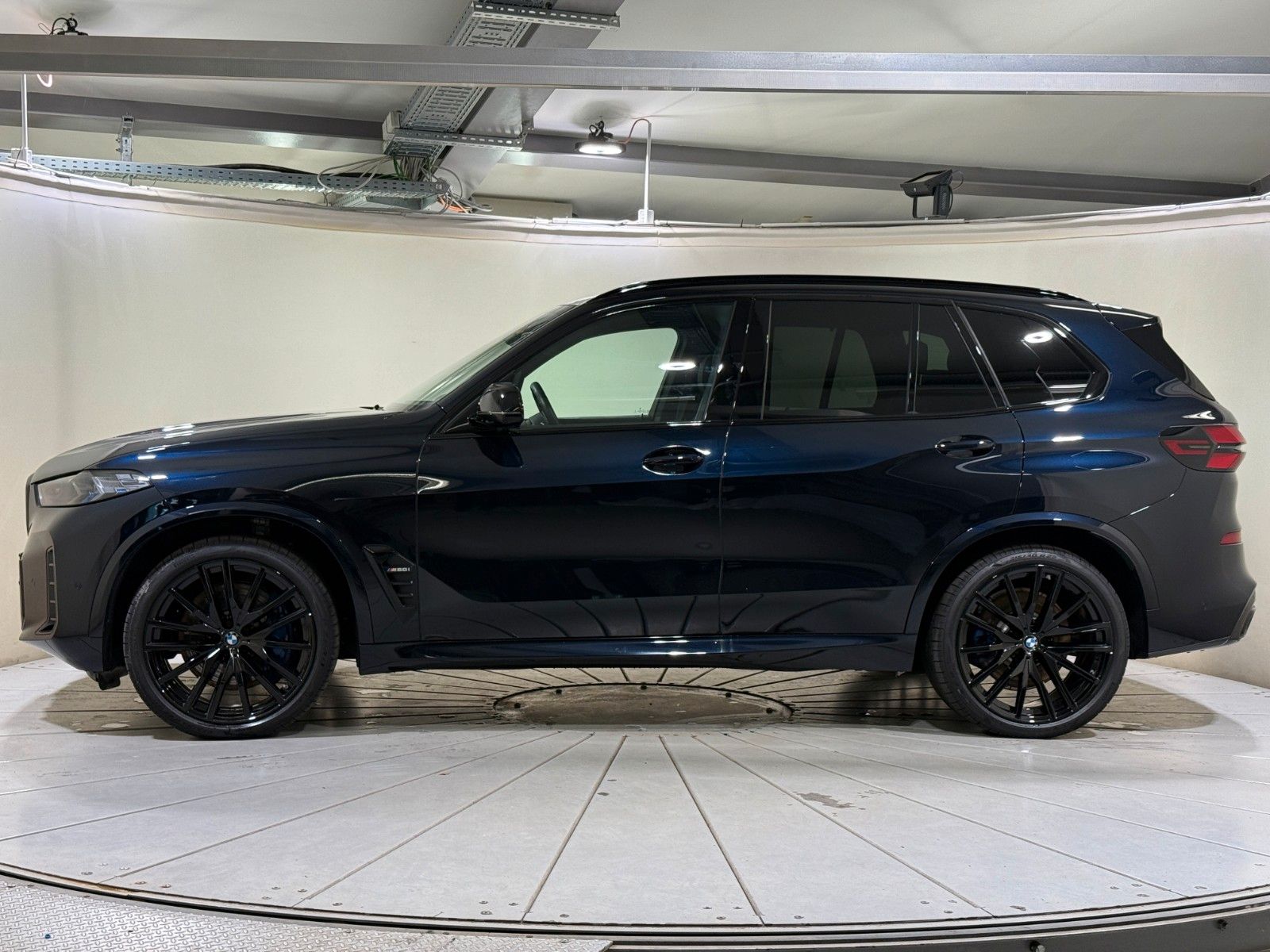 BMW X5 M60i xDrive Standhzg AHK ACC 360° HUD HK Pano