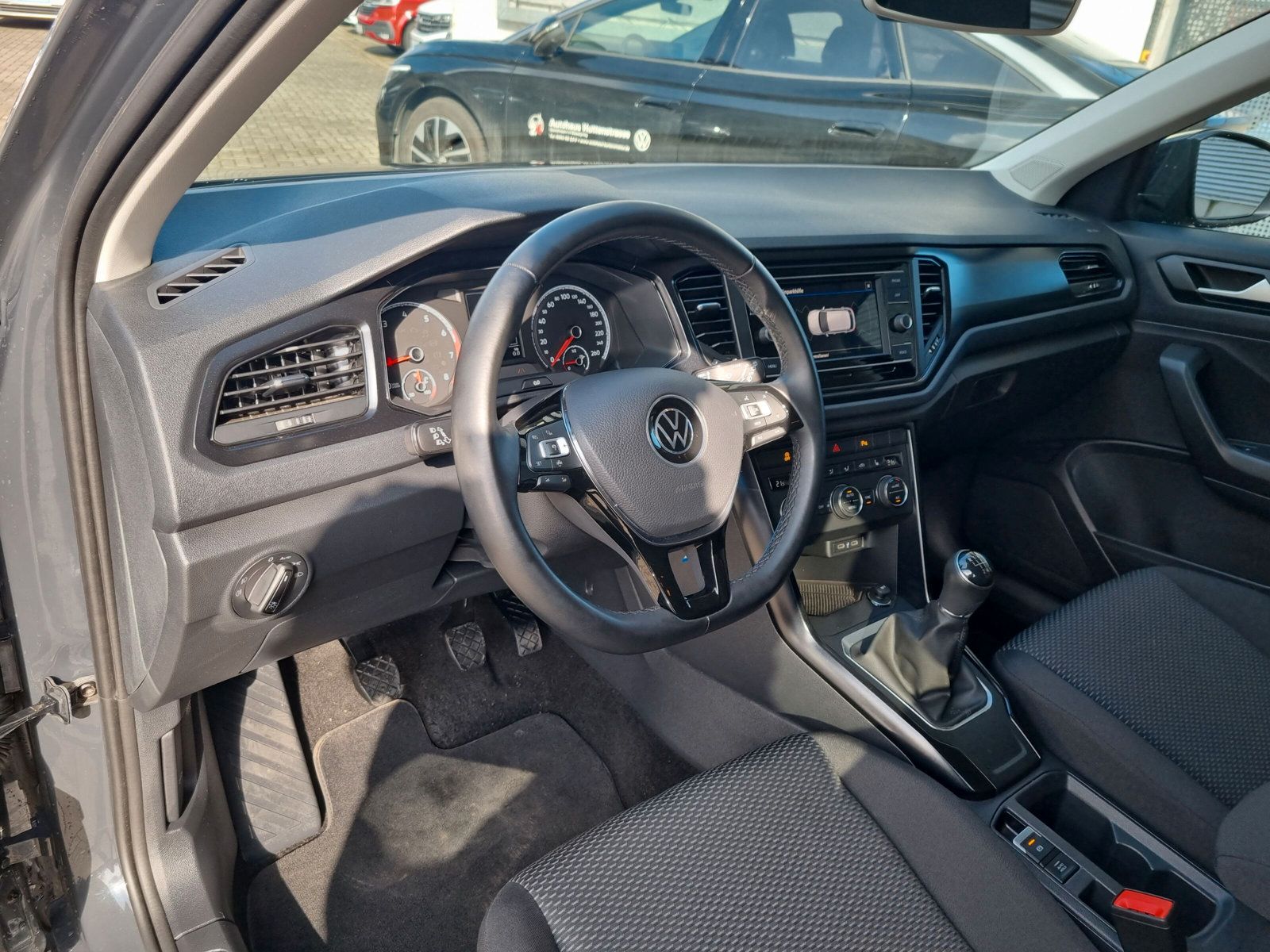 Volkswagen T-Roc 1.0 TSI - Samsaru's Car Outlet