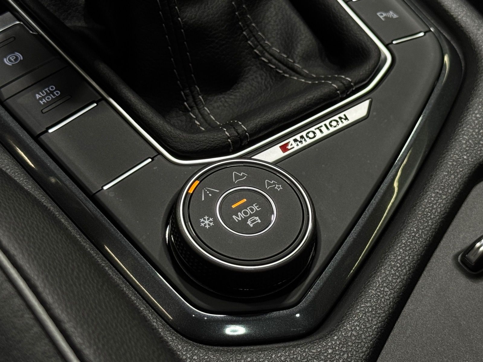 Volkswagen Tiguan R-Line 2.0 TDI DSG 4M - Samsaru's Car Outlet