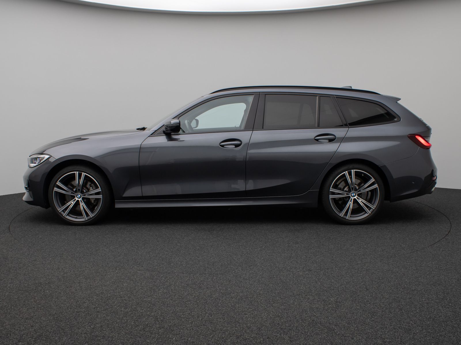 BMW 330i xD SportLine - Samsaru's Car Outlet
