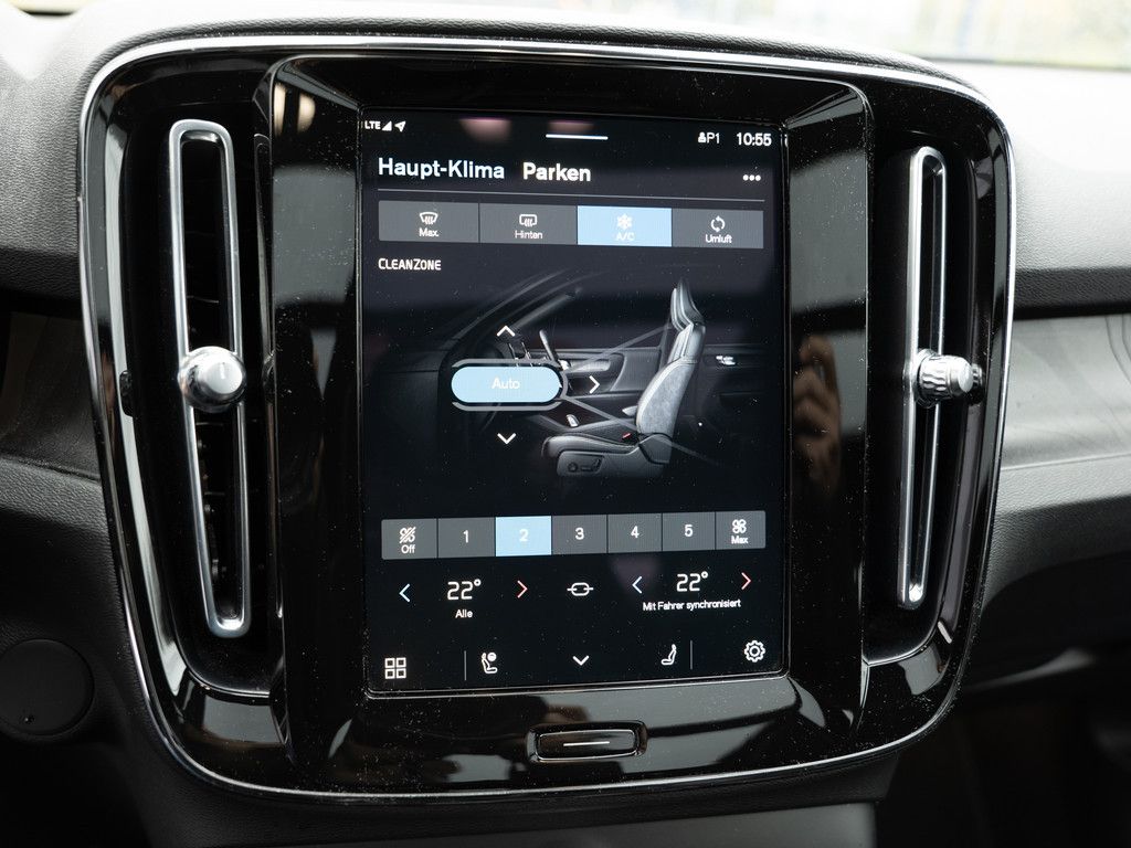 Volvo XC40 Ultimate Recharge Pure Electric AWD PANO