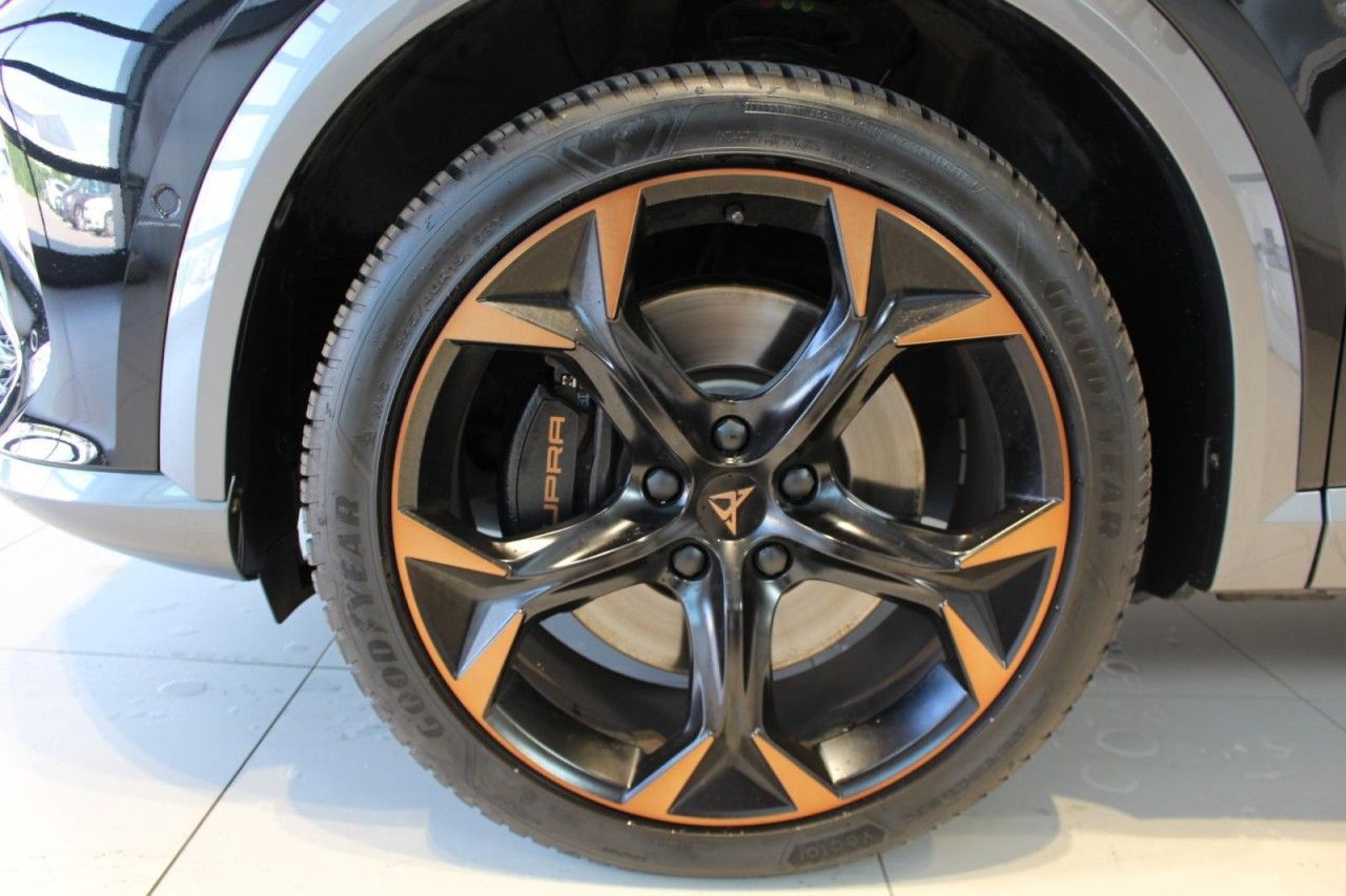 Cupra Formentor VZ 2.0 TSI DSG 4Drive 4JGAR/AHK/PANO/e