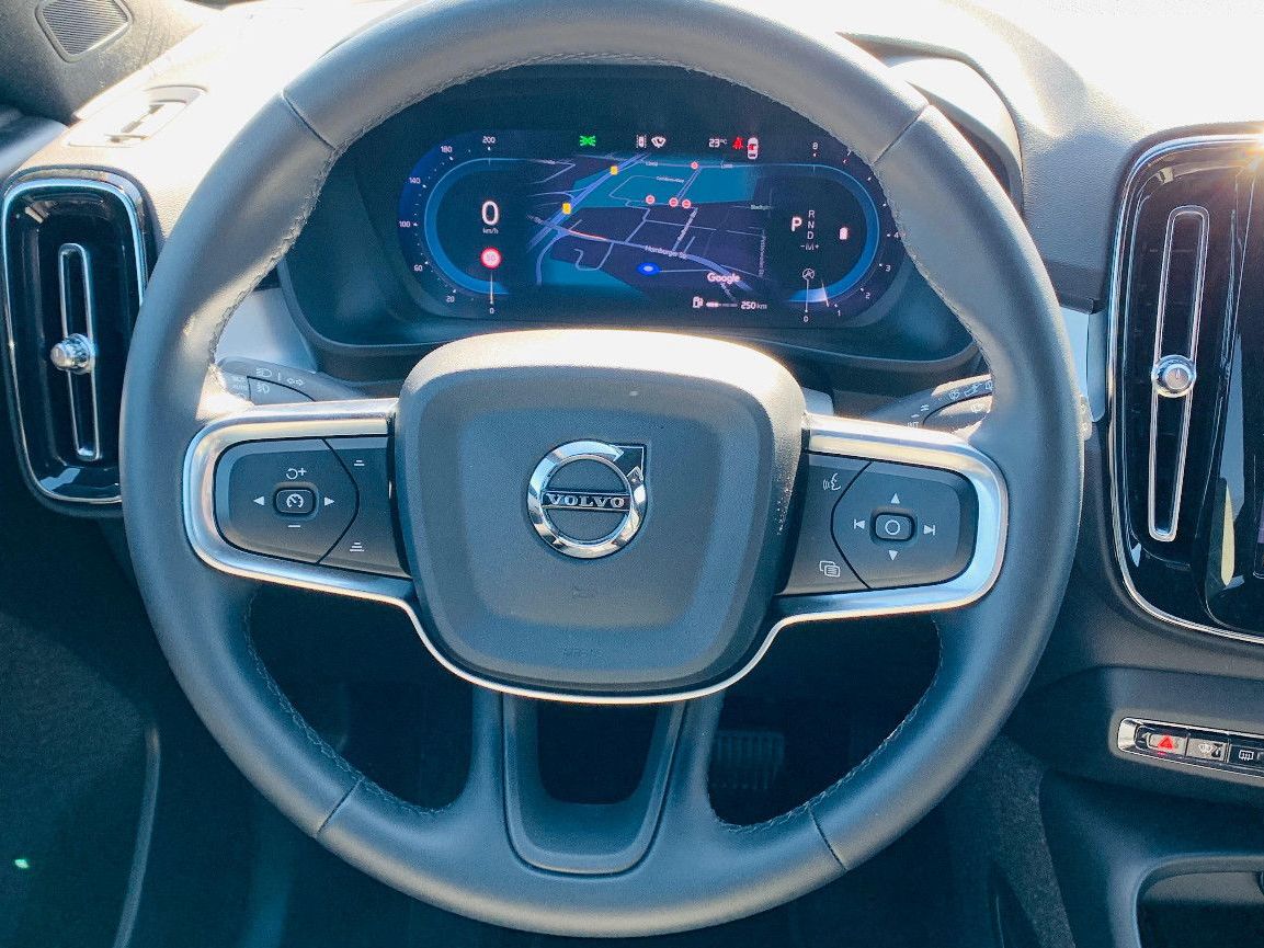 Volvo XC40 B4 B Pl. Dark - Samsaru's Car Outlet