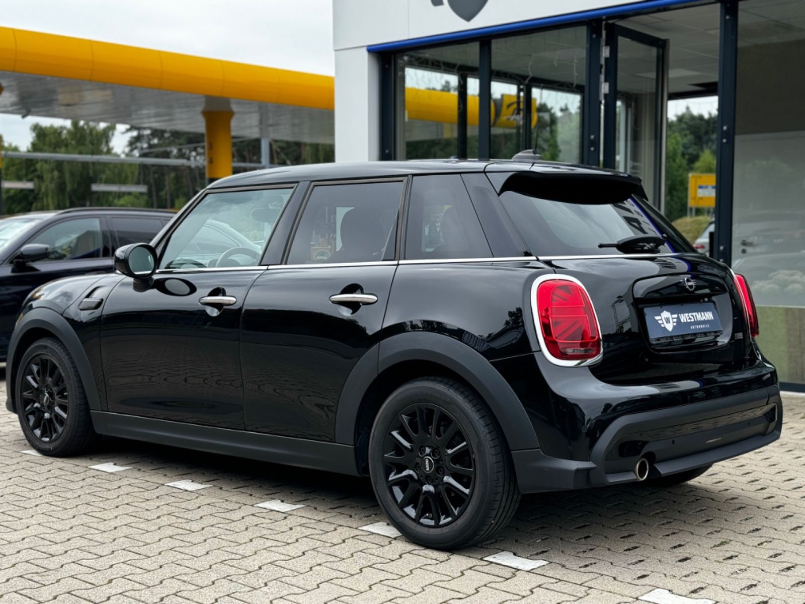MINI Cooper - Samsaru's Car Outlet