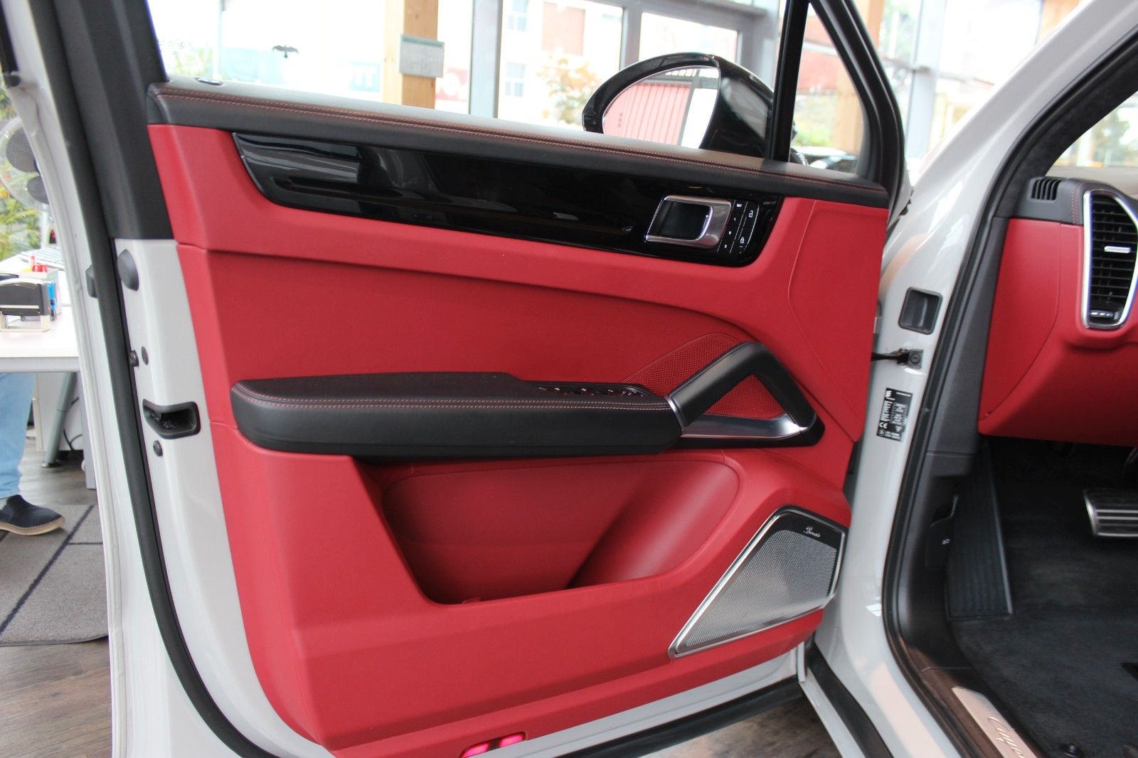 Porsche Cayenne Turbo Sport Design Kreide Approved 201T€