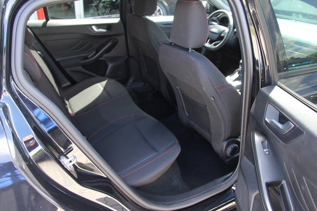 Ford Focus Turnier 155PS ST-LINE LED AdapTempomat CAM